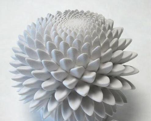 加利福利亚设计师打造如花朵般3D雕塑